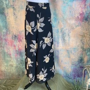 📍 Collection Floral Chiffon Flared Skirt